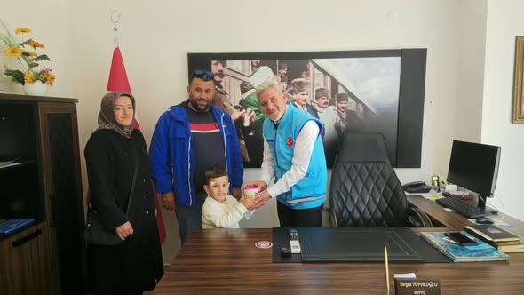 KAŞ'TA MİNİK YÜREKTEN BÜYÜK DESTEK