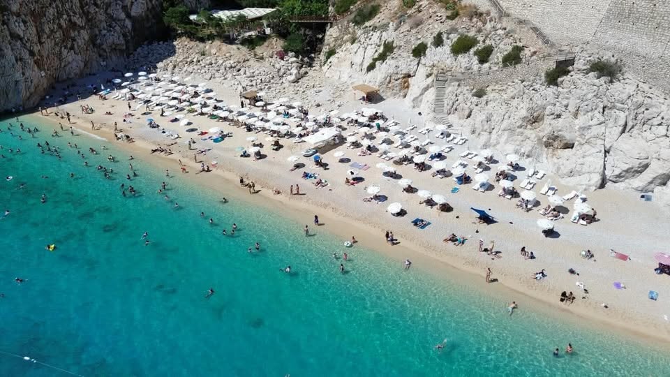 Kaş'ta ki Kaputaş Plajı'nda 