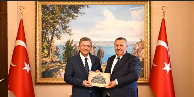 Kaş Belediye Başkanı Erol Demirhan dan, Antalya Valisi Hulusi Şahin’e davet